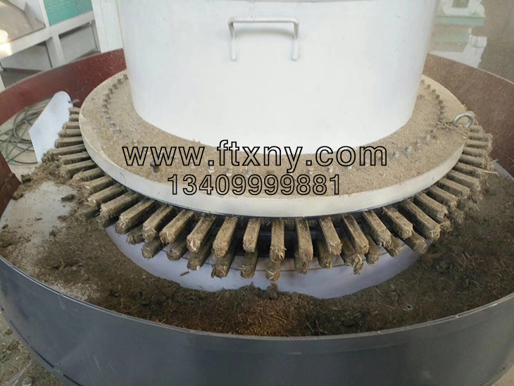 秸稈牧草壓塊機(jī) 秸稈牧草壓塊機(jī)