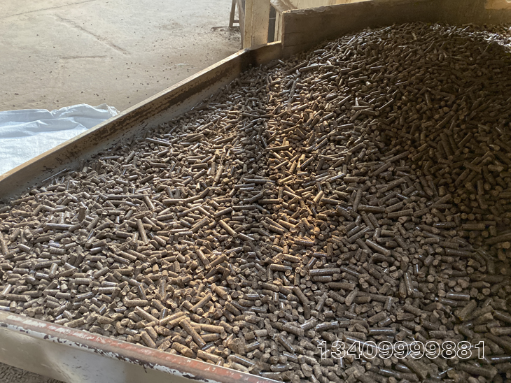 木屑顆粒機(jī)壓制生產(chǎn)的生物質(zhì)顆粒燃料 木屑顆粒機(jī)壓制生產(chǎn)的生物質(zhì)顆粒燃料