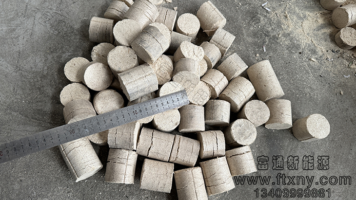 直徑5厘米的木屑棒狀燃料 直徑5厘米的木屑棒狀燃料